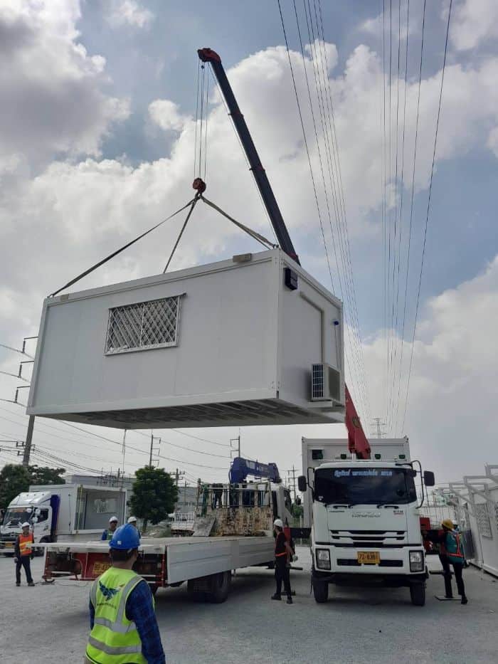ตัวอย่างตู้สำนักงานเคลื่อนที่ในระหว่างการขนย้าย